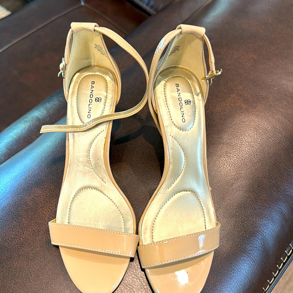 Bandolino women’s high heel sandals size 6M nude